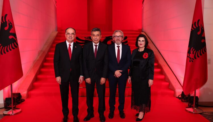 Mexhiti nga Tirana uron 28 Nëntorin