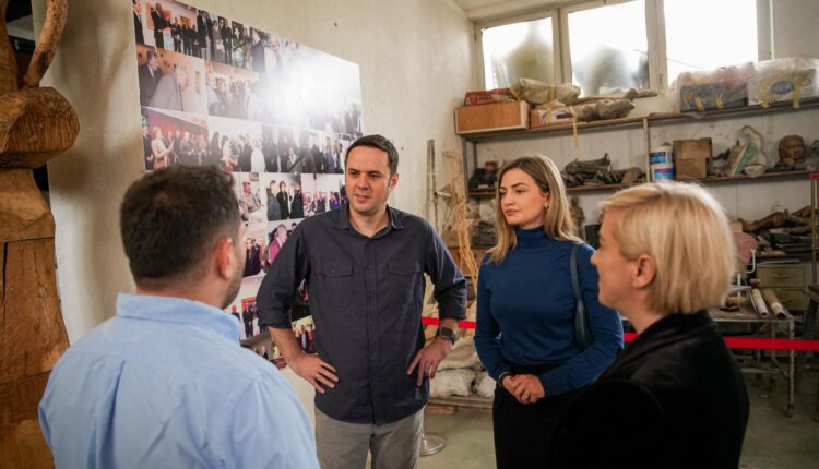 Abdixhiku viziton Rezidencën Artistike të Mulliqit: Me Sibelin e Rrugën e Re, kulturës e artit do t’i japim vend meritor