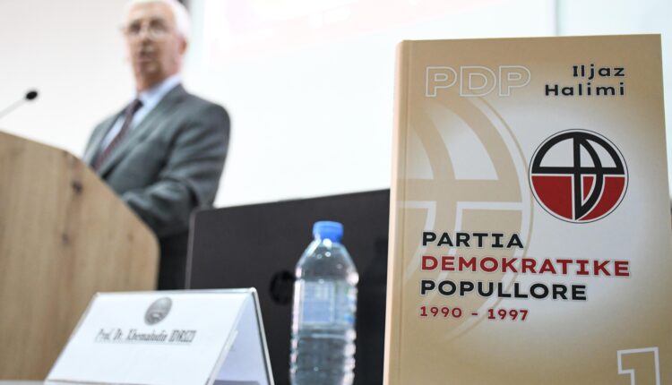 Në Universitetin e Tetovës u promovua libri “Partia Demokratike Popullore 1990-1997” nga autori Iljaz Halimi