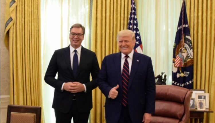 Vuçiq telefonon Trumpin: Bisedë e përzemërt