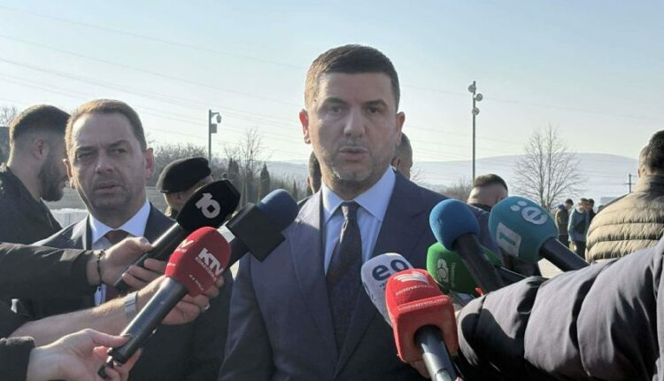 Krasniqi në Prekaz: Festë që na emocionon pasi nuk i kemi në mesin tonë themeluesit dhe udhëheqësit e UÇK-së