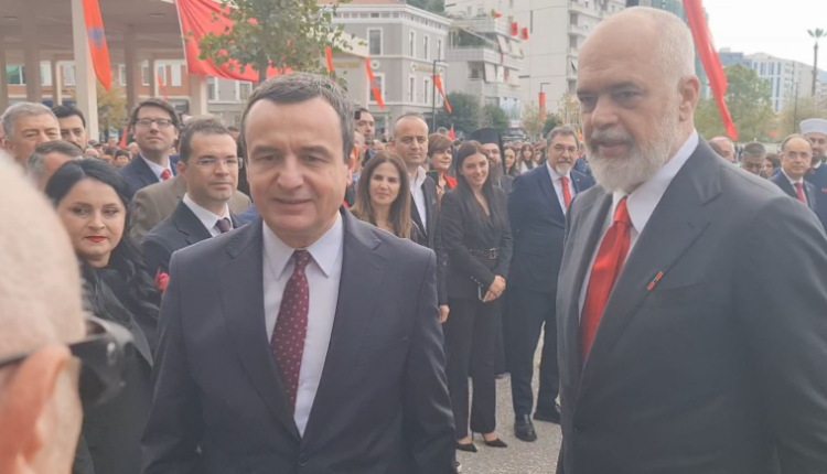 Kryeministrat shqiptarë takojnë nipin e Ismail Qemalit në Vlorë