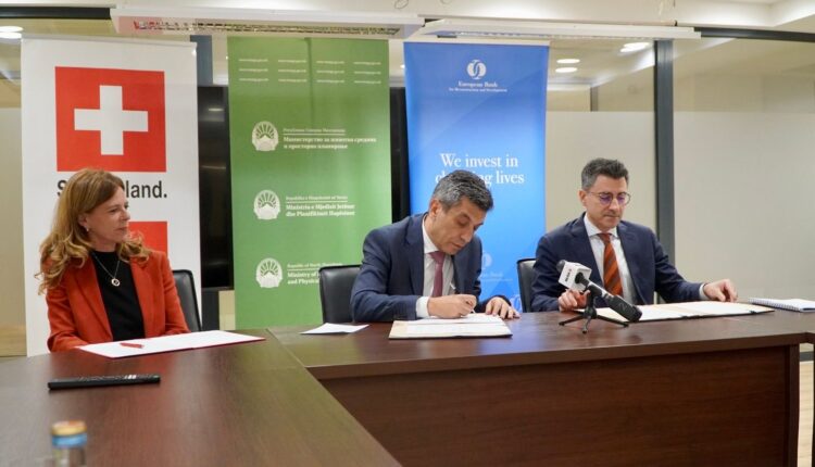 Izet Mexhiti  nënshkroi marrëveshje për një grant prej 3 milionë eurosh për mbeturinat në Pollog