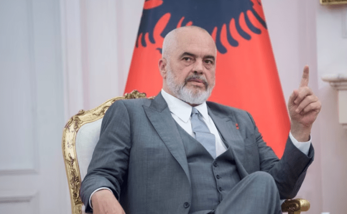 “Duhet të ndalohen telefonat”, Rama: Kontrolle në hyrje dhe dalje të shkollave!