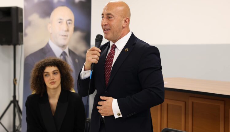 Haradinaj premton: Paga mesatare në shëndetësi do të jetë 1 mijë euro