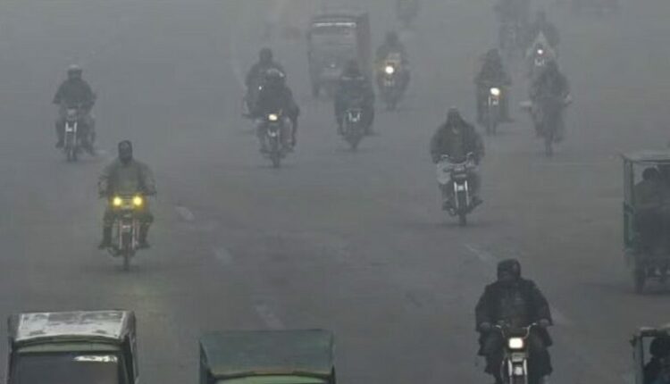 Ndotja e ajrit në Lahore ishte 80 herë më e lartë sesa kufizimi i OBSH-së