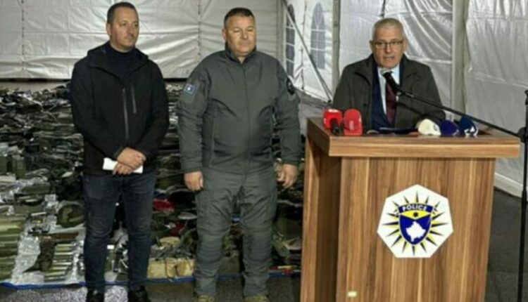 Sulmet terroriste në veri të Kosovës, tetë të arrestuar dhe arsenal armatimi i konfiskuar (FOTO)