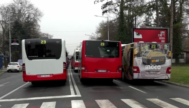 Transportuesit privat arrijnë marrëveshje/ Çmimi do të rritet nga 70 deri në 100 denarë