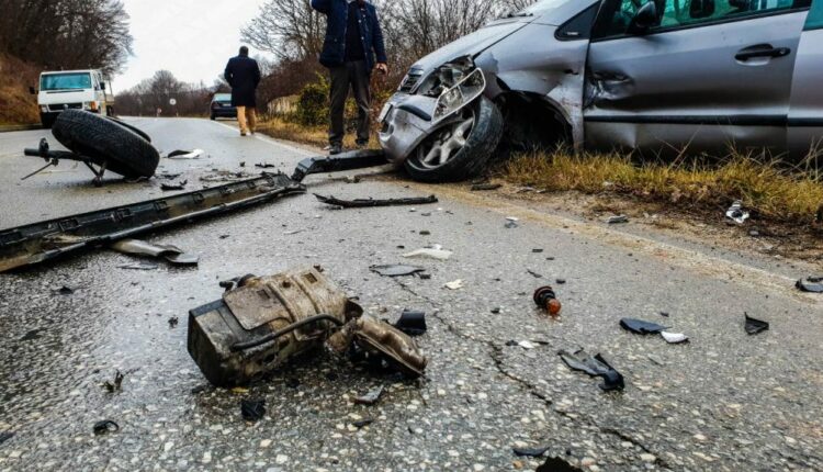 Aksident i rëndë në Ohër, një 18-vjeçar ndërron jetë në vend, një i mitur lëndohet rëndë