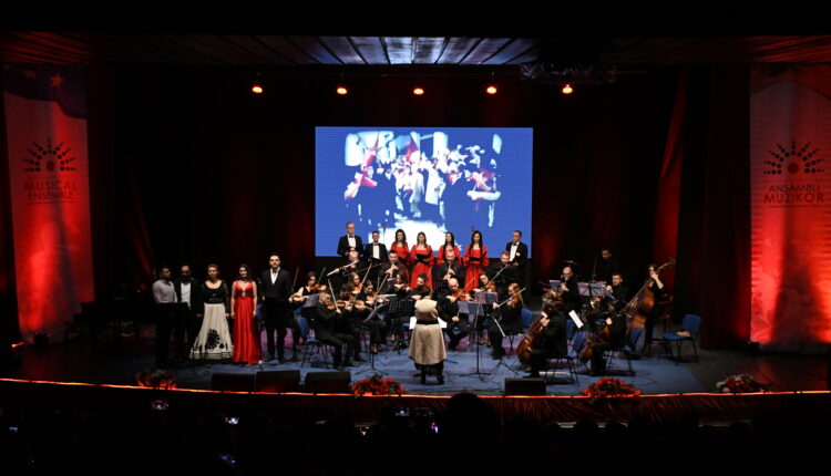 Me program të pasur artistik IN Ansambli Muzikor Tetovë, shënoi festat e nëntorit