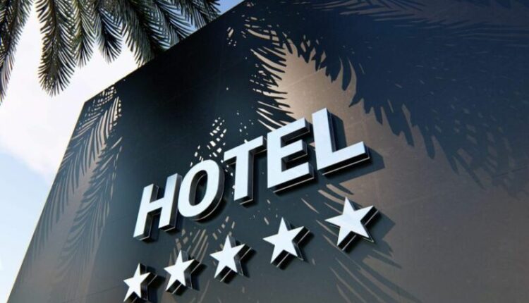 Turisti amerikan vjen në Kosovë, habitet nga ajo që sheh në dhomën e hotelit