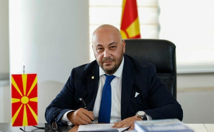 Kostadinovski: Nuk rrezikohet ligji i gjuhëve, por vetëm zbatimi