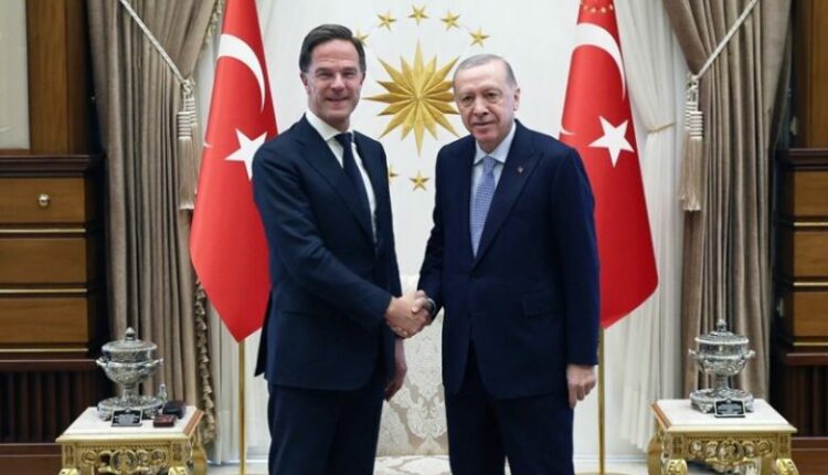 Pas bisedimeve në Uashington, Rutte telefonon Erdoganin