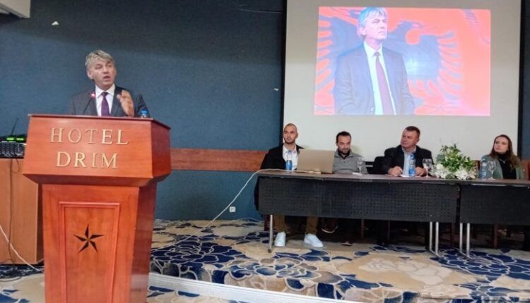 Sela porosit Mickoskin dhe Gjykatën Kushtetuese: Mos e prekni gjuhën shqipe, sepse do ta komplikoni situatën!