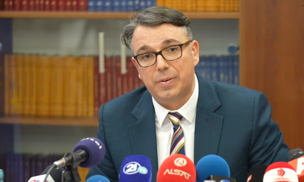 Ministri i Drejtësisë thotë se Shkupi do të vazhdojë t’i zbatojë fletarrestimet ndaj ish-pjesëtarëve të UÇK-së