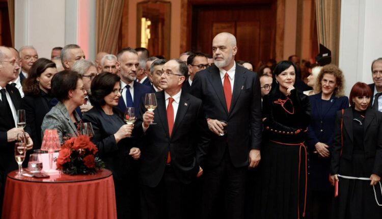 Zëvëndëskryeministri Fetai u prit në presidencën e Shqipërisë për ditën e Pavarësisë!