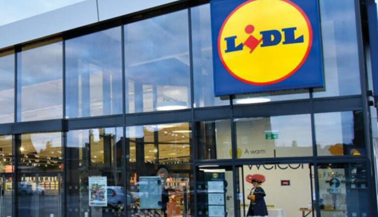 “Lidl” duhet t’i paguajë një gruaje 6600 euro pasi ajo rrëshqiti mbi një fletë kastraveci