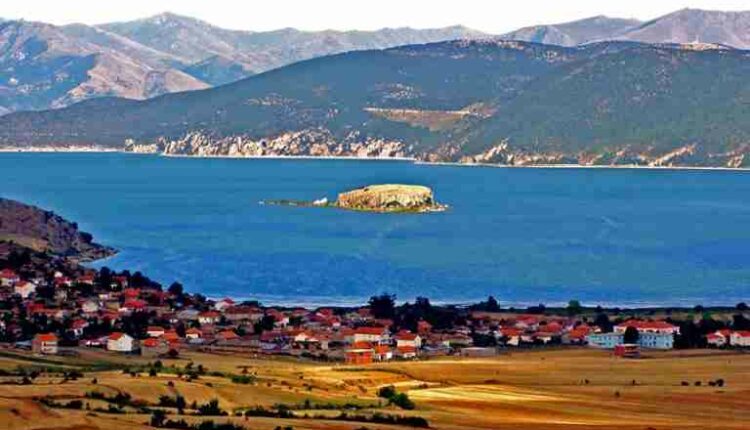 Kryetarët e Resnjës, Prespës, Pustecit dhe Devollit do të nënshkruajnë Memorandum për bashkëpunim për Pishinën e Prespës