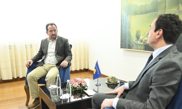 Këshilltari i Kurtit në RMV: Kryeministri s’është deklaruar kurrë nëse shqipja është apo s’është gjuhë zyrtare