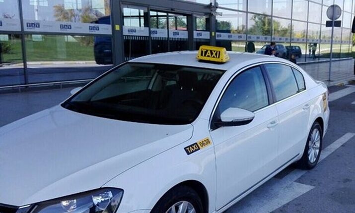 Taksisti kosovar rrihet nga një person në Aeroportin e Shkupit