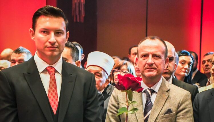 Festa e 28 Nëntorit/ Taravari me Meidanin: Gëzuar Shqiptarë!