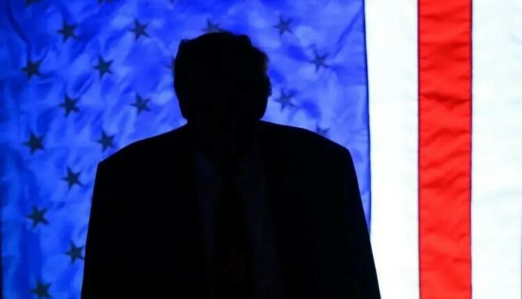 Si u kthye Donald Trump nga humnera politike