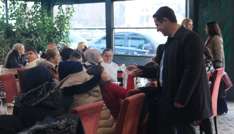 Kryetari i Gostivarit  shtroi drekë për personat me nevoja të veçanta