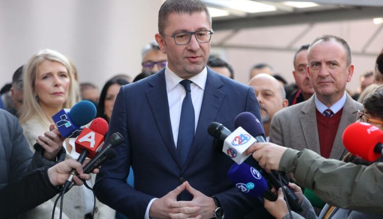 Mickoski: Mbetemi të përqendruar në realizimin e projekteve që do të sjellin kujdes më cilësor për shëndetin e qytetarëve