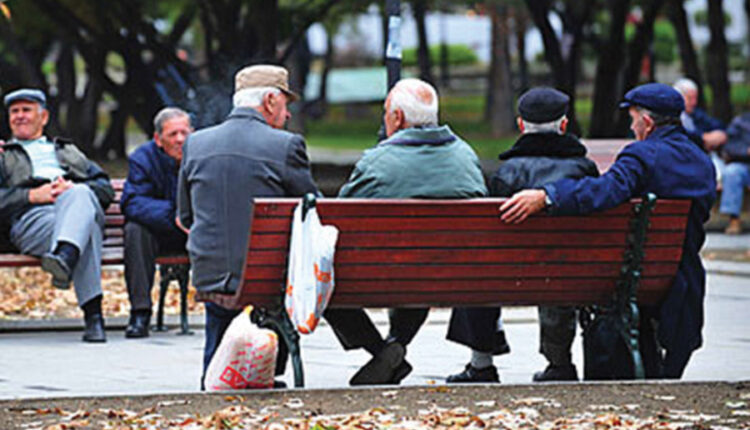 Propozohet rritja e moshës për daljen në pension