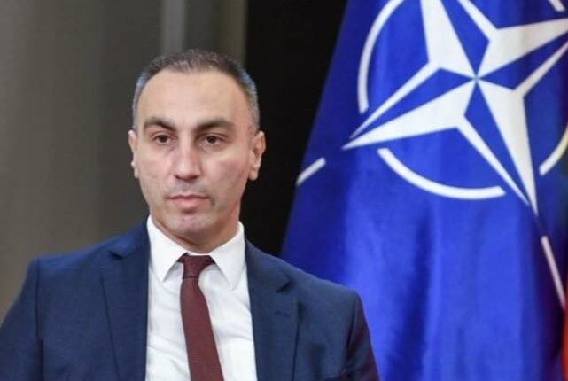 Artan Grubi tërhiqet nga jeta publike, ja letra e tij
