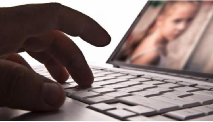 Një banor nga fshati Veleshtë i Strugës është akuzuar për prodhim dhe shpërndarje të pornografisë së fëmijëve