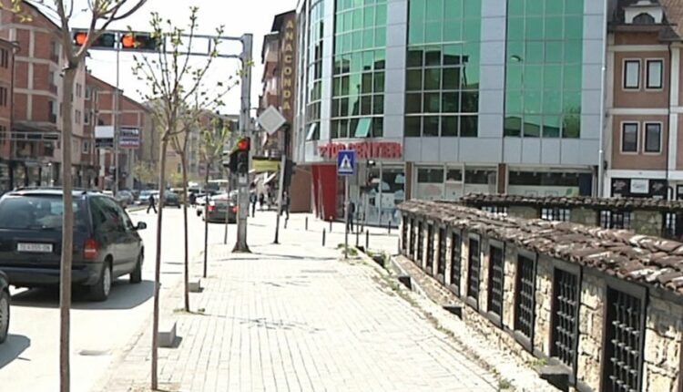 Për shkak të një vendparkimi 48-vjeçari nga Tetova rrihet nga vëllai i tij