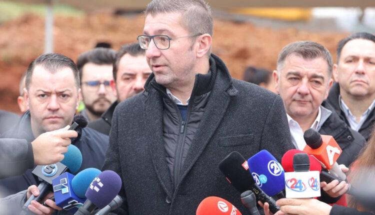 Mickoski: Do të rriten pagat e të gjithë të punësuarve, por jo dhe të funksionarëve