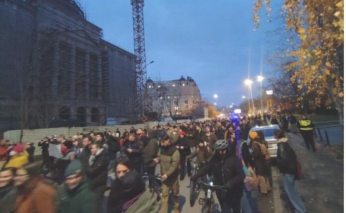 Shkupi marshoi për ajër të pastër – Protestë me moton “Ajër të pastër për të gjithë”