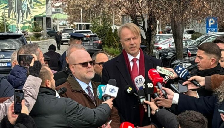 Hovenier: Ende herët që ta dimë kush qëndron pas sulmit, nuk përjashtoj asnjë grup as shtet
