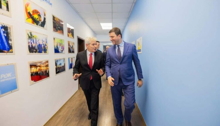 Memli Krasniqi takohet me Ali Ahmetin