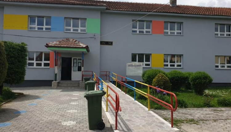 Shkolla Fillore “Liria” në Zherovjan – Drejtori dhe kreu i Bogovinës nuk respektojnë vendimet gjyqësore, mësimdhënësja Teuta Ademi kërkon drejtësi (VIDEO)