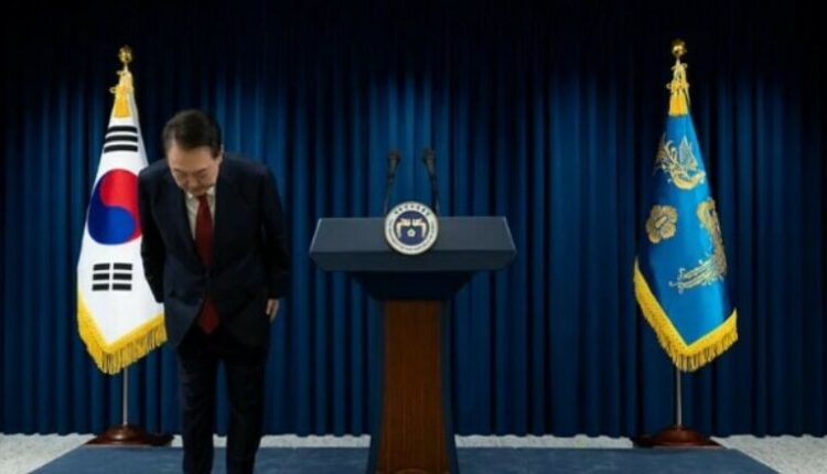Presidenti i Koresë së Jugut kërkon falje disa ditë pasi shpalli gjendjen e luftës