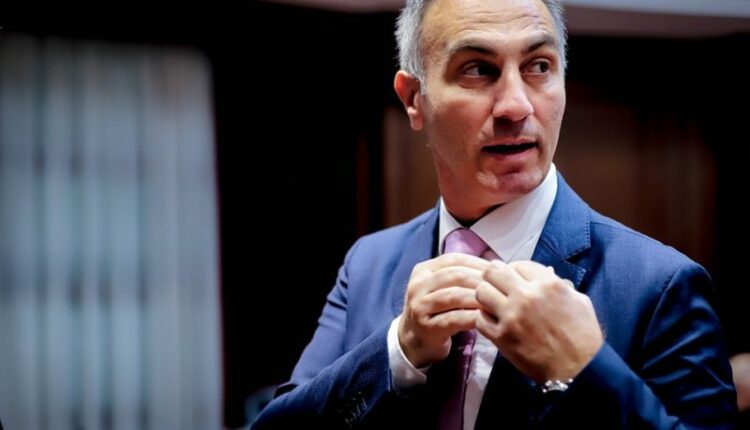 Grubi reagon pasi ShBA e futi në listën e zezë
