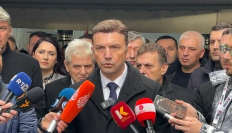 Osmani: Vazhdimi i seancës për kushtetutshmërinë e Ligjit për gjuhët është i papranueshëm