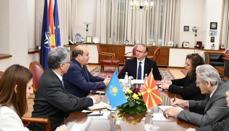 Gashi takoi ambasadorin kazak, Burshakov