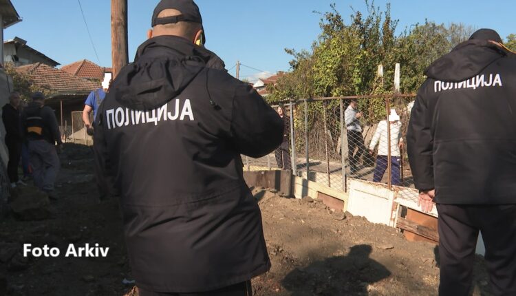 Tronditet Maqedonia e Veriut: Gjenden tre trupa të pajetë mes tyre dhe një fëmijë 14 vjeç në një fshat