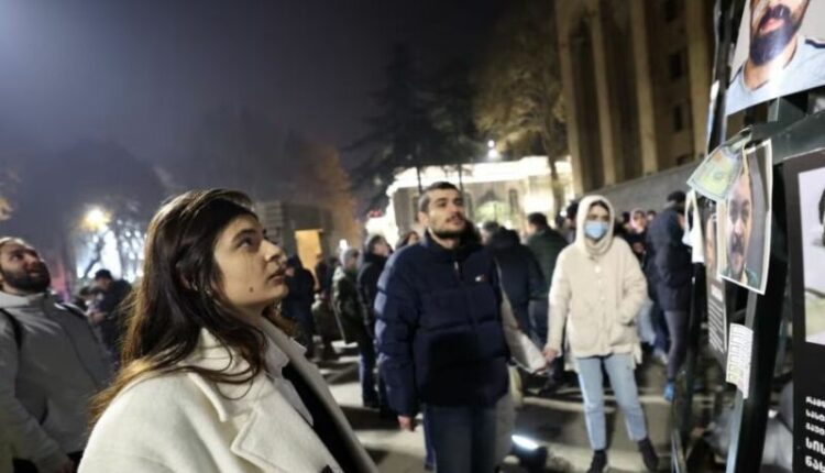 Në Gjeorgji vazhdojnë protestat, BE-ja paralajmëron ndëshkime