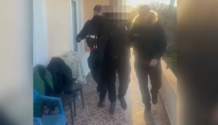 Operacioni në Sarandë dhe Delvinë/ Ekzekutohen 11 masa sigurie, sekuestrohen doza kokainë dhe sasi të mëdha parash (EMRAT)