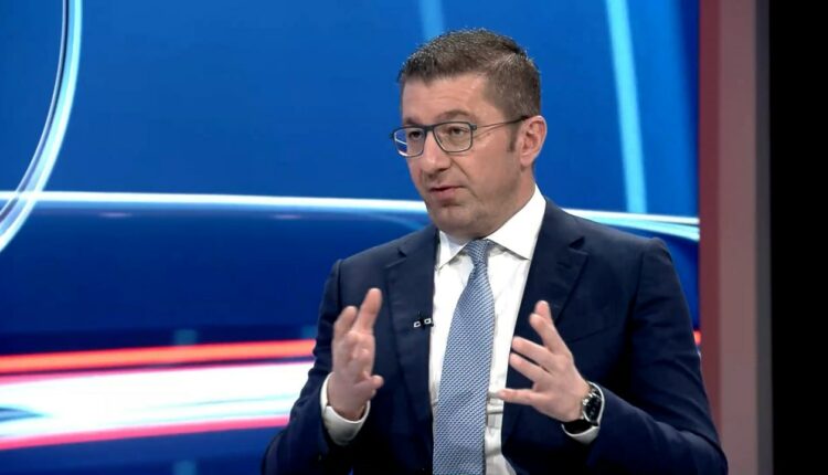 Mickoski: Drejtori i ASK-së, Hristovski kreu tre operacione komplekse kundër qelive serioze terroriste – Duhet të vlerësohet sipas punës