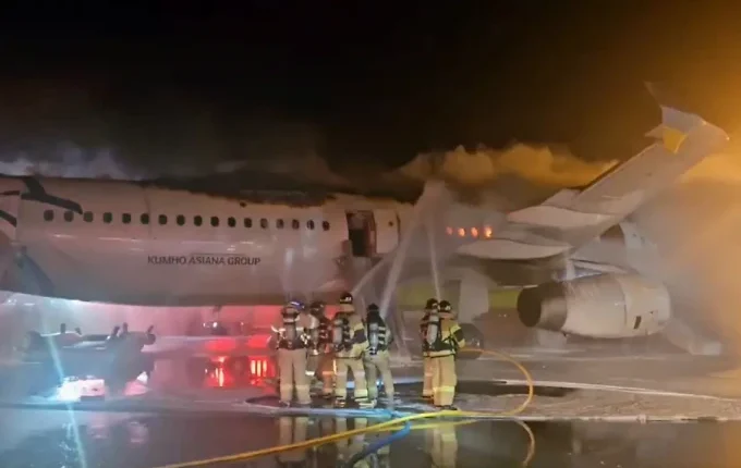 Digjet aeroplani në Korenë e Jugut, shpëtojnë 170 pasagjerë
