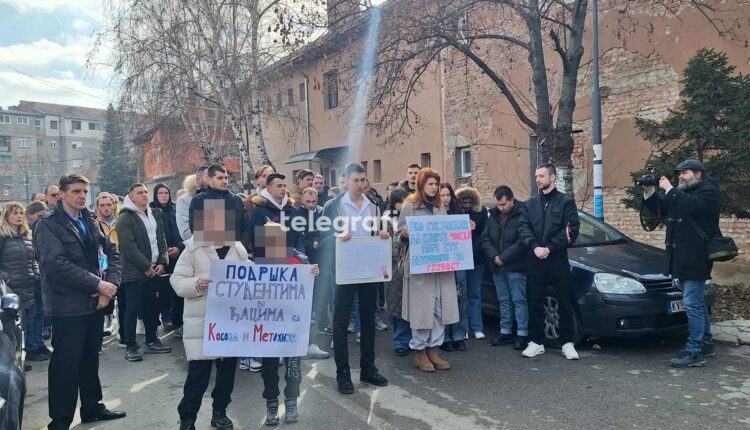 Viktimat në Novi Sad, protestohet në veri të Mitrovicës