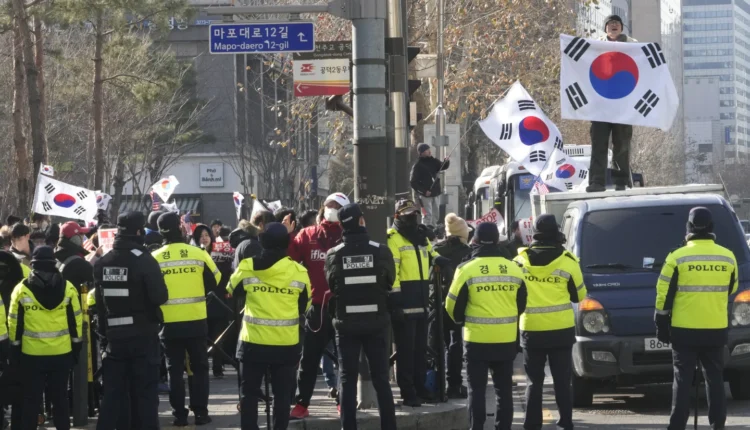 Yoon i Koresë së Jugut mbërrin në gjykatë, pritet të argumentojë kundër arrestimit të tij