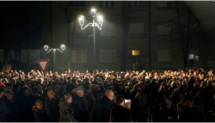 Vrasja e 12 personave natën e Vitit të Ri, “shpërthejnë” protestat në Mal të Zi