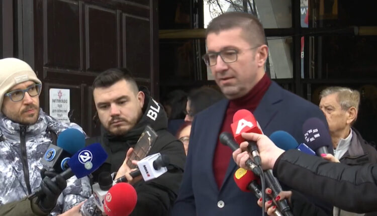 Mickoski: Formularin për aplikim për licencë shqiptarët do të kërkojnë dhe do ta marrin në gjuhën shqipe